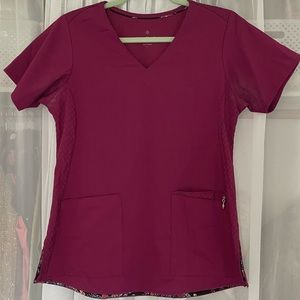 Vera Bradley MAGENTA Scrub Top (Size: Small)